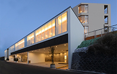横浜